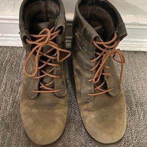 Size 8: Green Teva Boots